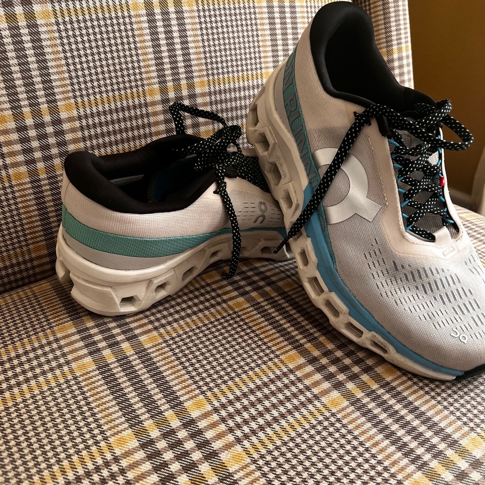 Women’s On Running Cloudmonster 2 Running Shoes 8.5